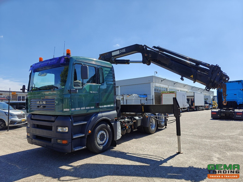MAN TGA 28.460 6x2 XL Euro3 - Retarder - Hiab 245E - 7300KG - RadioGrafisch - Handgeschakeld - LiftAs - وحدة جر: صورة 1 MAN TGA 28.460 6x2 XL Euro3 - Retarder - Hiab 245E - 7300KG - RadioGrafisch - Handgeschakeld - LiftAs - وحدة جر: صورة 1