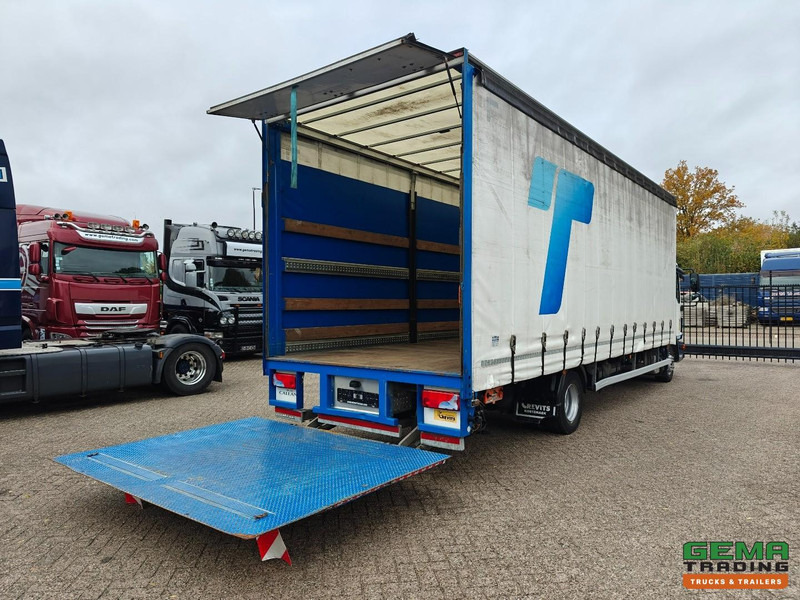 MAN TGL 12.250 4x2 Dagcab Euro6 - 12T - Schuifzeilenbak 7.7m + Laadklep 1500kg - 3 Zitplaatsen - 125.000km! - شاحنة ستارة: صورة 2 MAN TGL 12.250 4x2 Dagcab Euro6 - 12T - Schuifzeilenbak 7.7m + Laadklep 1500kg - 3 Zitplaatsen - 125.000km! - شاحنة ستارة: صورة 2