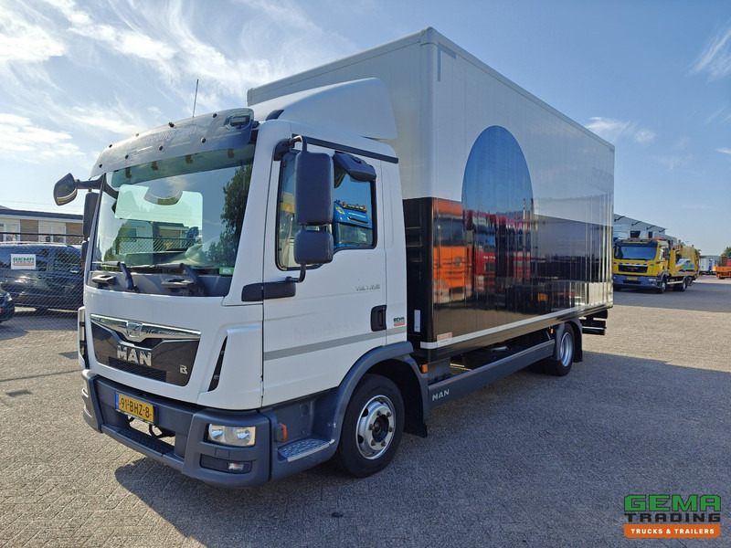 MAN TGL 7.150 4x2 Dagcab Euro6B - 7T - GeslotenBak 5.4m - Elec. Roldeur - 238.000km - شاحنة مقفلة: صورة 1 MAN TGL 7.150 4x2 Dagcab Euro6B - 7T - GeslotenBak 5.4m - Elec. Roldeur - 238.000km - شاحنة مقفلة: صورة 1