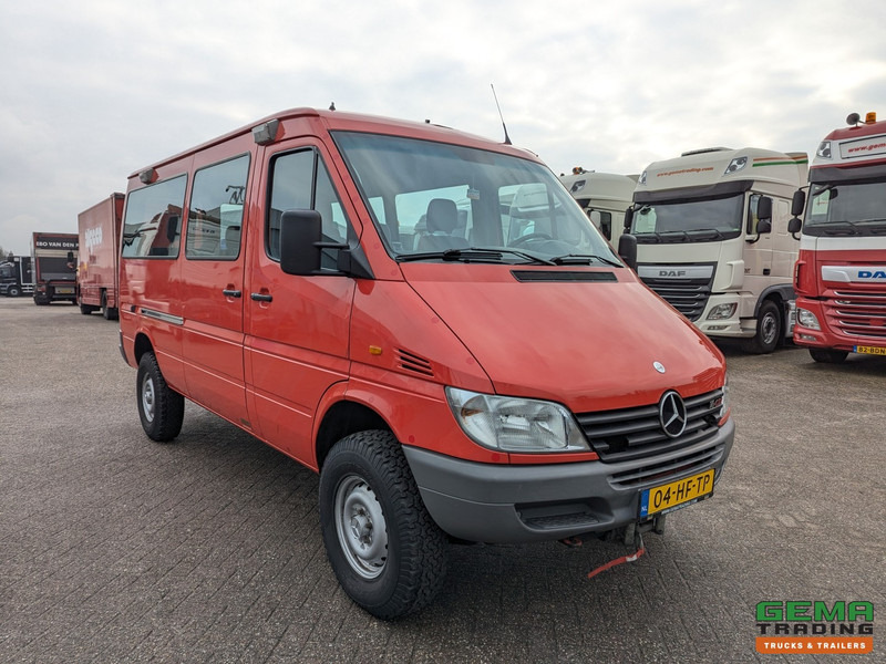 Mercedes-Benz 316 CDI 4x4 Euro3 - 59.000km - 9 Persoons - Lier - 3 Sperren! Hoge en Lage Gearing - حافلة صغيرة, ميكروباص: صورة 2 Mercedes-Benz 316 CDI 4x4 Euro3 - 59.000km - 9 Persoons - Lier - 3 Sperren! Hoge en Lage Gearing - حافلة صغيرة, ميكروباص: صورة 2