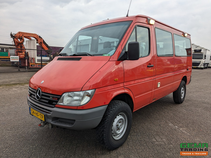 Mercedes-Benz 316 CDI 4x4 Euro3 - 59.000km - 9 Persoons - Lier - 3 Sperren! Hoge en Lage Gearing - حافلة صغيرة, ميكروباص: صورة 1 Mercedes-Benz 316 CDI 4x4 Euro3 - 59.000km - 9 Persoons - Lier - 3 Sperren! Hoge en Lage Gearing - حافلة صغيرة, ميكروباص: صورة 1