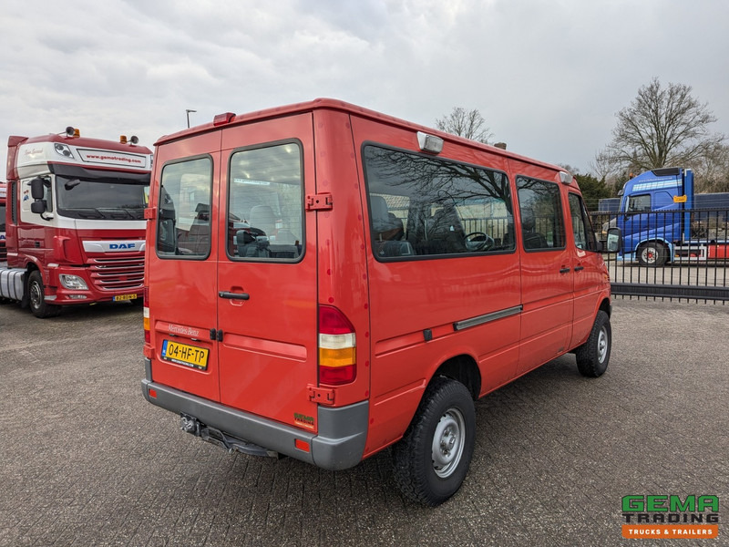 Mercedes-Benz 316 CDI 4x4 Euro3 - 59.000km - 9 Persoons - Lier - 3 Sperren! Hoge en Lage Gearing - حافلة صغيرة, ميكروباص: صورة 3 Mercedes-Benz 316 CDI 4x4 Euro3 - 59.000km - 9 Persoons - Lier - 3 Sperren! Hoge en Lage Gearing - حافلة صغيرة, ميكروباص: صورة 3