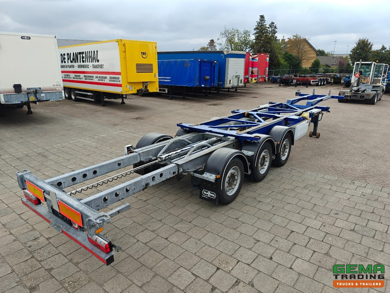 Van Hool A3C002 3-Assen JOST - Schijfremmen - Alle aansluitingen / Universeel chassis - TOP! - 10 stuks op Voorraad - نصف مقطورة لنقل الحاويات: صورة 1 Van Hool A3C002 3-Assen JOST - Schijfremmen - Alle aansluitingen / Universeel chassis - TOP! - 10 stuks op Voorraad - نصف مقطورة لنقل الحاويات: صورة 1