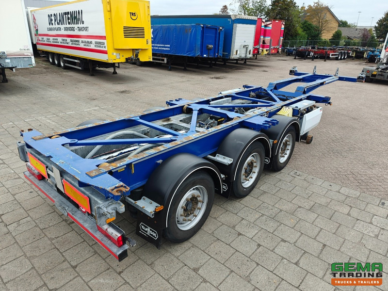 Van Hool A3C002 3-Assen JOST - Schijfremmen - Alle aansluitingen / Universeel chassis - TOP! - 10 stuks op Voorraad - نصف مقطورة لنقل الحاويات: صورة 4 Van Hool A3C002 3-Assen JOST - Schijfremmen - Alle aansluitingen / Universeel chassis - TOP! - 10 stuks op Voorraad - نصف مقطورة لنقل الحاويات: صورة 4