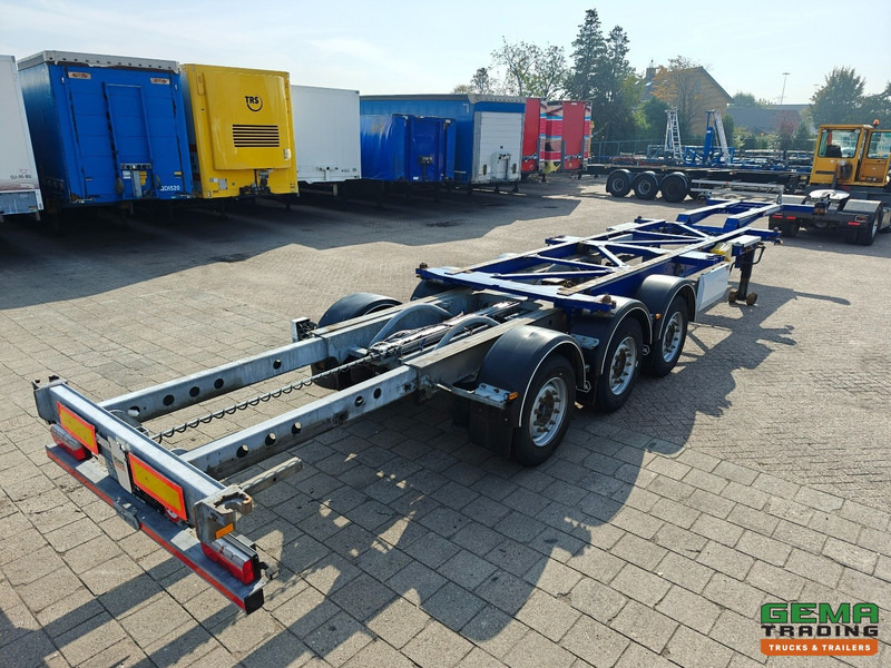 Van Hool A3C002 3-Assen JOST - Schijfremmen - Alle aansluitingen / Universeel chassis - TOP Staat! - نصف مقطورة لنقل الحاويات: صورة 1 Van Hool A3C002 3-Assen JOST - Schijfremmen - Alle aansluitingen / Universeel chassis - TOP Staat! - نصف مقطورة لنقل الحاويات: صورة 1