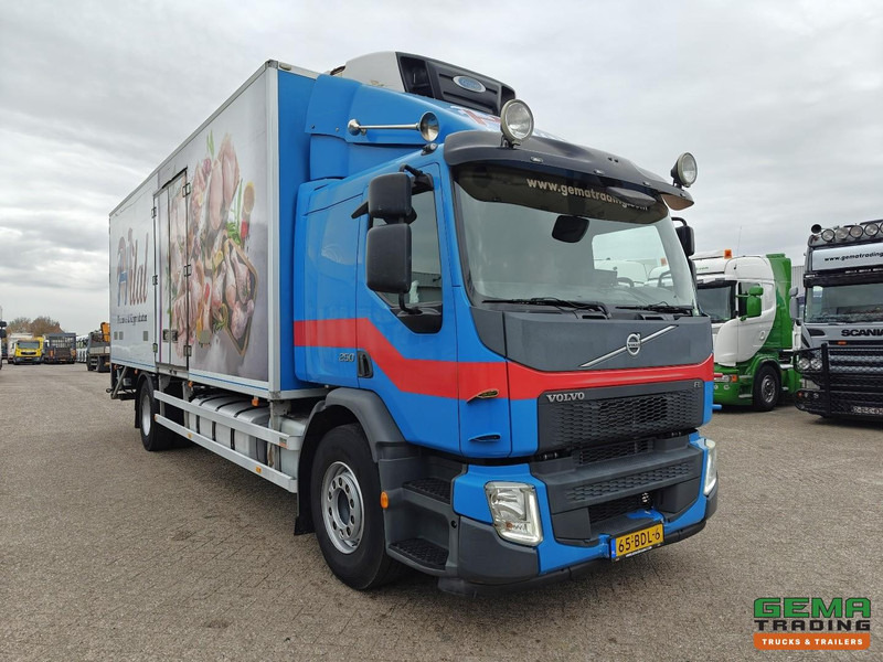 Volvo FE 250 4x2 Slaapcab Euro6 - Koel-Vriesbak 7.5m + Carrier Supra 750 Mt + Laadklep 2000kg - 01/2026 APK - شاحنة الفريزر: صورة 3 Volvo FE 250 4x2 Slaapcab Euro6 - Koel-Vriesbak 7.5m + Carrier Supra 750 Mt + Laadklep 2000kg - 01/2026 APK - شاحنة الفريزر: صورة 3
