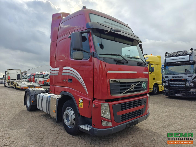 Volvo FH460 4x2 Globetrotter XL Euro5 - Handgeschakeld - Dubbele tanks - وحدة جر: صورة 2 Volvo FH460 4x2 Globetrotter XL Euro5 - Handgeschakeld - Dubbele tanks - وحدة جر: صورة 2