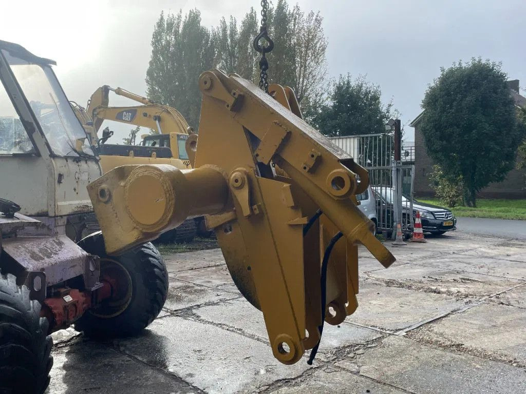 CAT Caterpillar Ripper compatible with D7R and D7H R CAT Ripper compatible with D7R and D7H Ripper compat - ريبر - آلات البناء: صورة 5 CAT Caterpillar Ripper compatible with D7R and D7H R CAT Ripper compatible with D7R and D7H Ripper compat - ريبر - آلات البناء: صورة 5