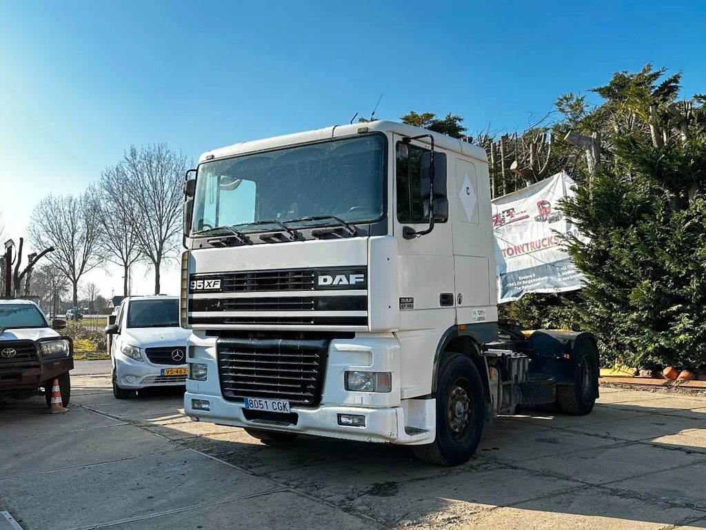 DAF XF 95.380 4X2 Tractor-unit Spring/Air ZF Manual - وحدة جر: صورة 2 DAF XF 95.380 4X2 Tractor-unit Spring/Air ZF Manual - وحدة جر: صورة 2