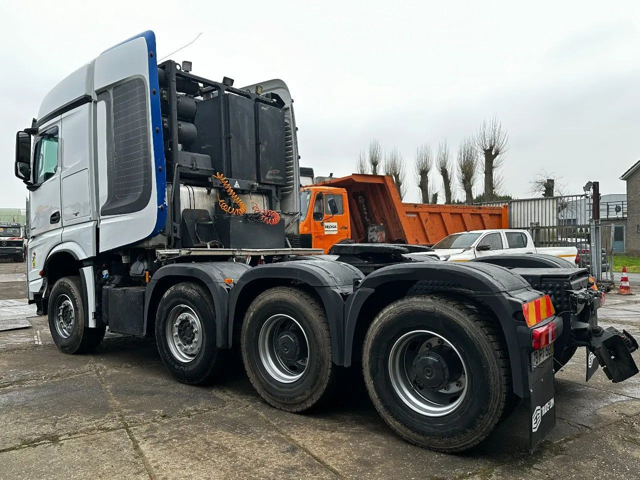 Mercedes-Benz AROCS 4163 8X4 Tractor-unit 180Ton Retarder *Top Mercedes-Benz AROCS 4163 8X4 Tractor-unit 180Ton Retarder *NEW - وحدة جر: صورة 3 Mercedes-Benz AROCS 4163 8X4 Tractor-unit 180Ton Retarder *Top Mercedes-Benz AROCS 4163 8X4 Tractor-unit 180Ton Retarder *NEW - وحدة جر: صورة 3