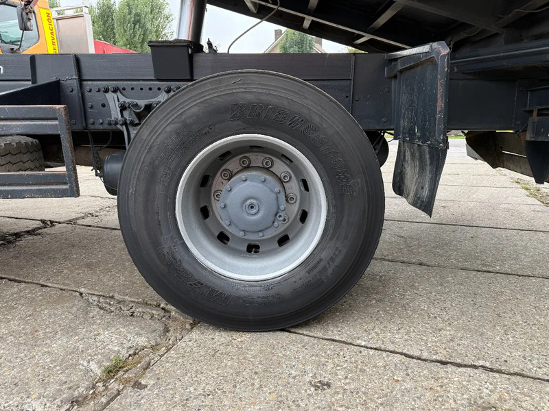 Mercedes-Benz Actros 1831 V6 4X2 Tipper + crane EPS Manual Gearbox 3 peddal - شاحنة قلاب, شاحنة كرين: صورة 5 Mercedes-Benz Actros 1831 V6 4X2 Tipper + crane EPS Manual Gearbox 3 peddal - شاحنة قلاب, شاحنة كرين: صورة 5