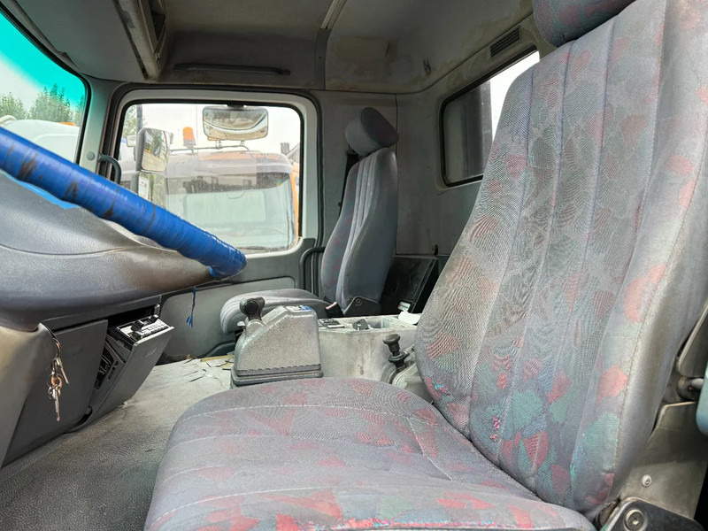 شاحنة قلاب, شاحنة كرين Mercedes-Benz Actros 1831 V6 4X2 Tipper + crane EPS Manual Gearbox 3 peddal: صورة 13