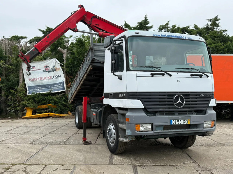 Mercedes-Benz Actros 1831 V6 4X2 Tipper + crane EPS Manual Gearbox 3 peddal - شاحنة قلاب, شاحنة كرين: صورة 1 Mercedes-Benz Actros 1831 V6 4X2 Tipper + crane EPS Manual Gearbox 3 peddal - شاحنة قلاب, شاحنة كرين: صورة 1
