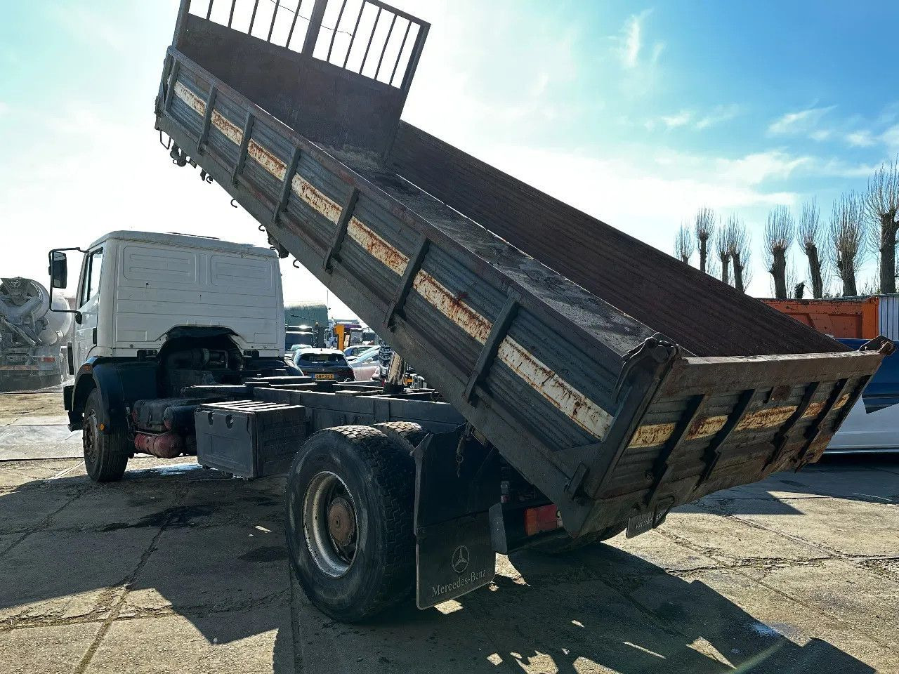 Mercedes-Benz SK 1733 V6 4X2 Tipper Spring/Spring EPS Manual G - شاحنة قلاب: صورة 3 Mercedes-Benz SK 1733 V6 4X2 Tipper Spring/Spring EPS Manual G - شاحنة قلاب: صورة 3