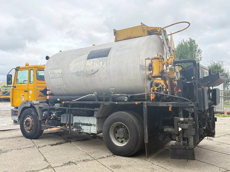 Renault G260 4X2 ACMAR Bitumen Sprayer 10.000L Spring/Spring Manual Gear - شاحنة: صورة 3 Renault G260 4X2 ACMAR Bitumen Sprayer 10.000L Spring/Spring Manual Gear - شاحنة: صورة 3