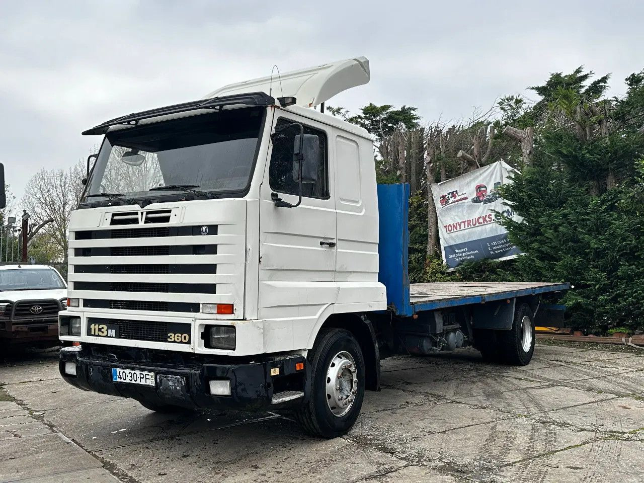 Scania P113-360 4X2 Platform Manual Gear Retarder Scania P113-360 4X2 Platform Manual Gear Retarder - شاحنات مسطحة: صورة 2 Scania P113-360 4X2 Platform Manual Gear Retarder Scania P113-360 4X2 Platform Manual Gear Retarder - شاحنات مسطحة: صورة 2