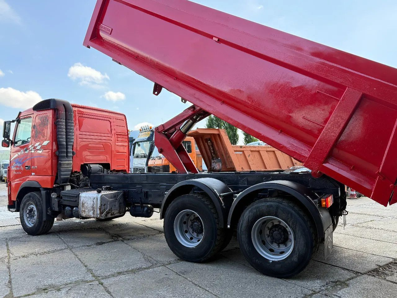 Volvo FH 16.600 6X4 Tipper Spring/Spring Euro5 - شاحنة قلاب: صورة 3 Volvo FH 16.600 6X4 Tipper Spring/Spring Euro5 - شاحنة قلاب: صورة 3