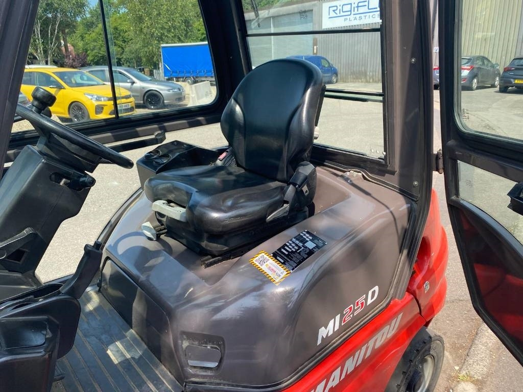 رافعة شوكية ديزل Manitou Mi25D: صورة 22 رافعة شوكية ديزل Manitou Mi25D: صورة 22
