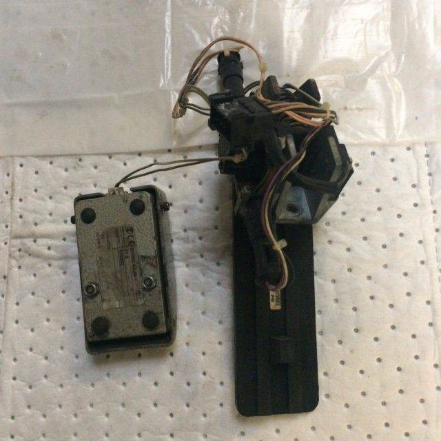 Accelerator with Deadman Switch for Still - دواسة - معدات المناولة: صورة 2 Accelerator with Deadman Switch for Still - دواسة - معدات المناولة: صورة 2