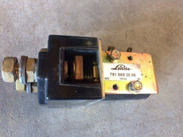 Contactor for Linde R12C, Series 115-C - النظام الكهربائي - معدات المناولة: صورة 2 Contactor for Linde R12C, Series 115-C - النظام الكهربائي - معدات المناولة: صورة 2