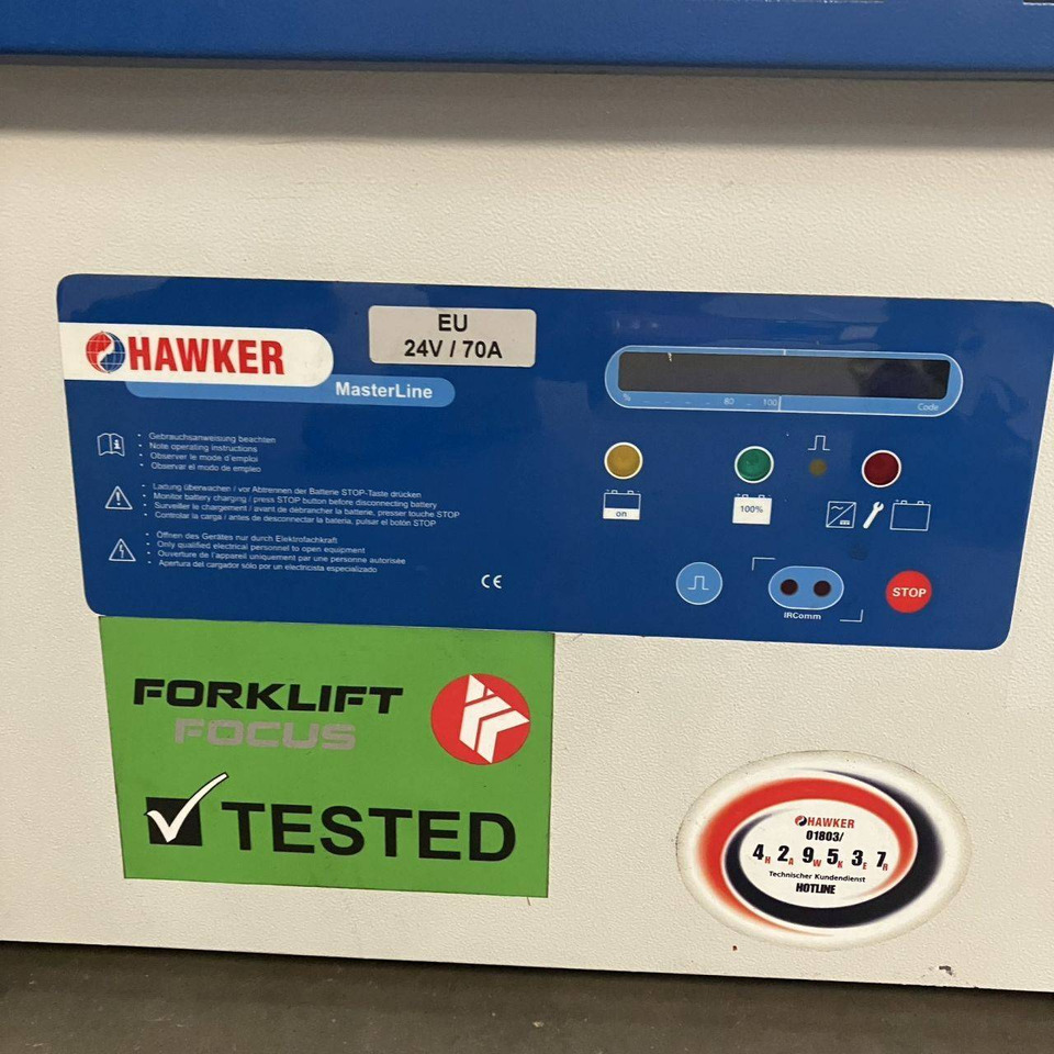 Hawker E24V/70A - قطع غيار - معدات المناولة: صورة 3 Hawker E24V/70A - قطع غيار - معدات المناولة: صورة 3