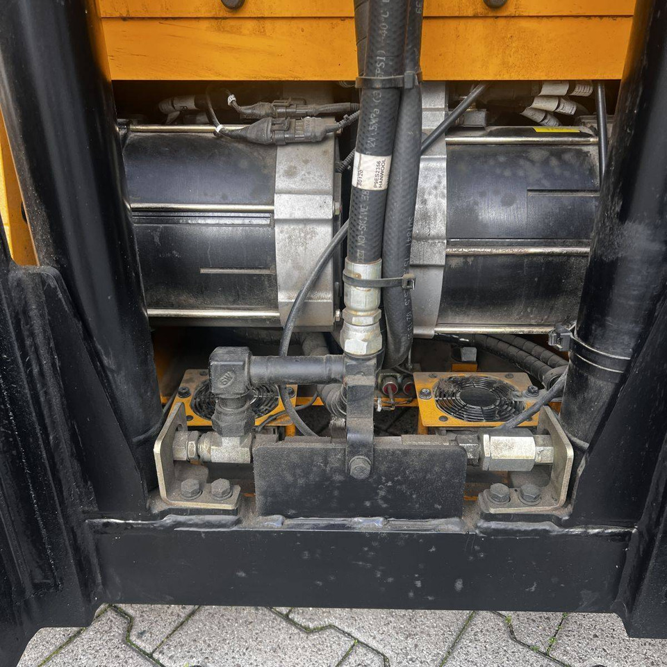 رافعة شوكية كهربائية Hyundai HX50B-9: صورة 18