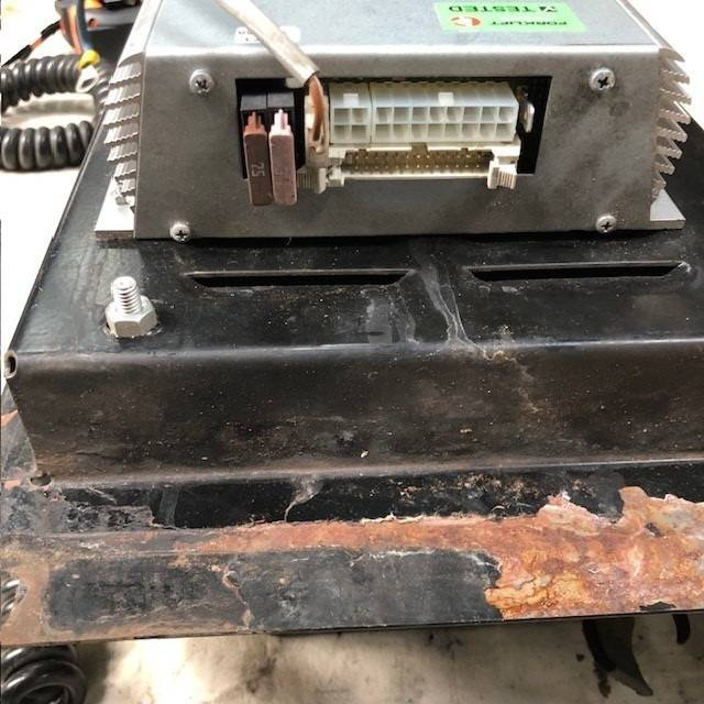 Kärcher circuit board control BR/BD 55/60 W - قطع غيار - معدات المناولة: صورة 4 Kärcher circuit board control BR/BD 55/60 W - قطع غيار - معدات المناولة: صورة 4