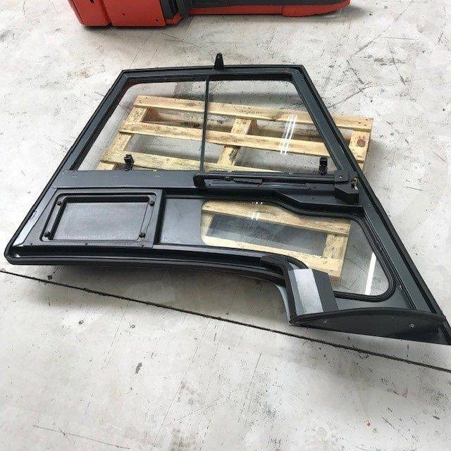 Left door for Linde series 387 - باب و قطع الغيار - معدات المناولة: صورة 3 Left door for Linde series 387 - باب و قطع الغيار - معدات المناولة: صورة 3