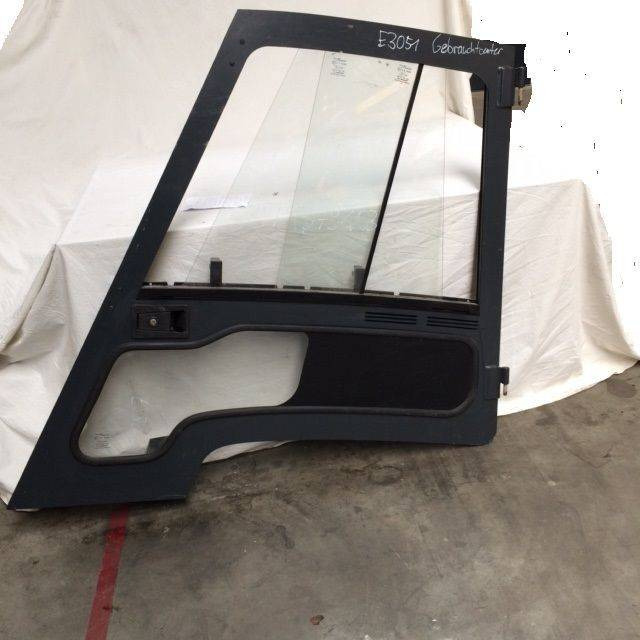 Left door for Linde series 387 - باب و قطع الغيار - معدات المناولة: صورة 2 Left door for Linde series 387 - باب و قطع الغيار - معدات المناولة: صورة 2