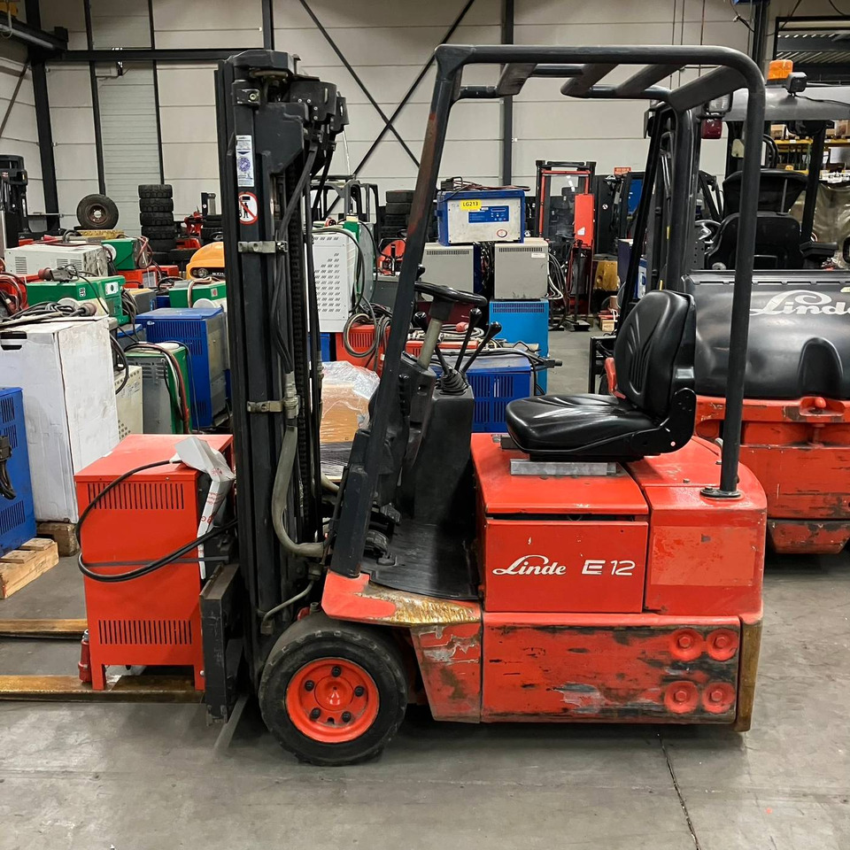 Linde E12Z-02 (324) - رافعة شوكية كهربائية: صورة 1 Linde E12Z-02 (324) - رافعة شوكية كهربائية: صورة 1