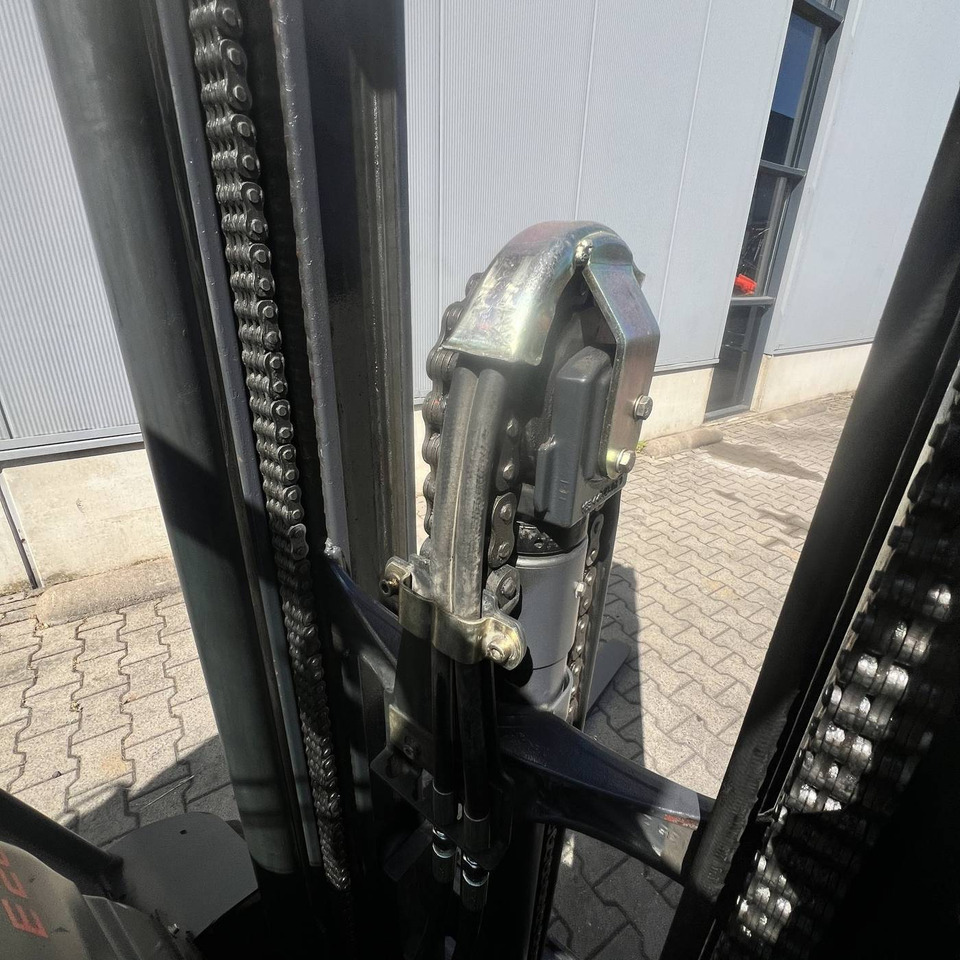رافعة شوكية كهربائية Linde E20 (387): صورة 17