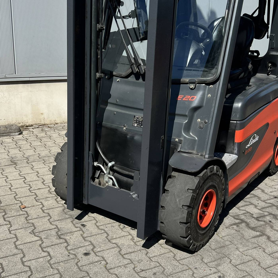 رافعة شوكية كهربائية Linde E20 (387): صورة 16