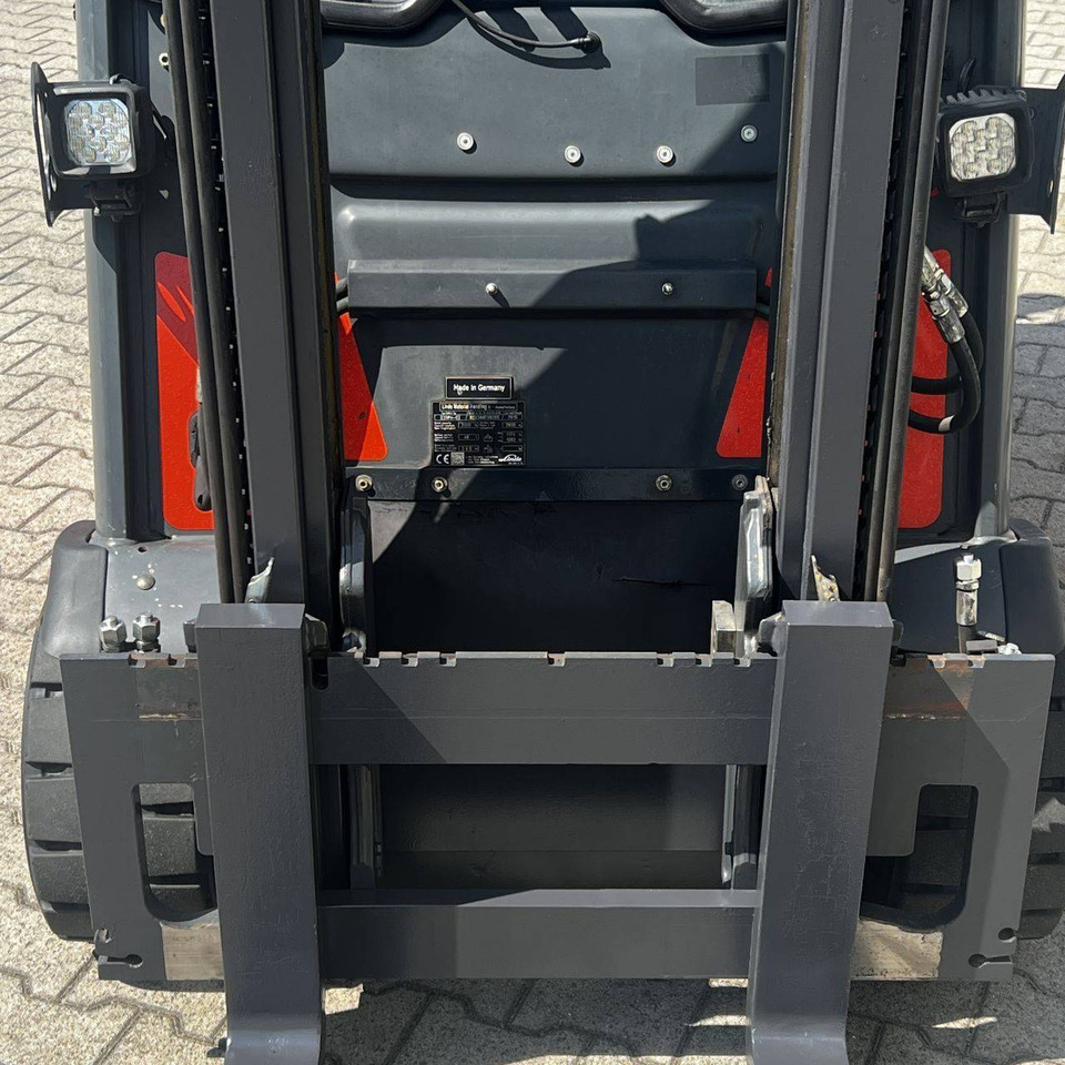Linde E20PH (386-02) EVO Linde E20PH (386-02) EVO: صورة 13 Linde E20PH (386-02) EVO Linde E20PH (386-02) EVO: صورة 13