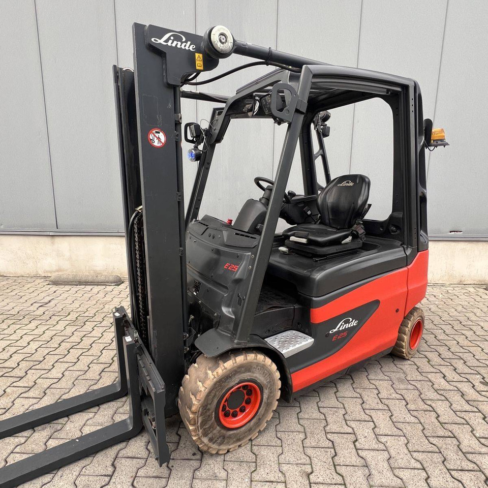 Linde E25 (387) - رافعة شوكية كهربائية: صورة 1 Linde E25 (387) - رافعة شوكية كهربائية: صورة 1