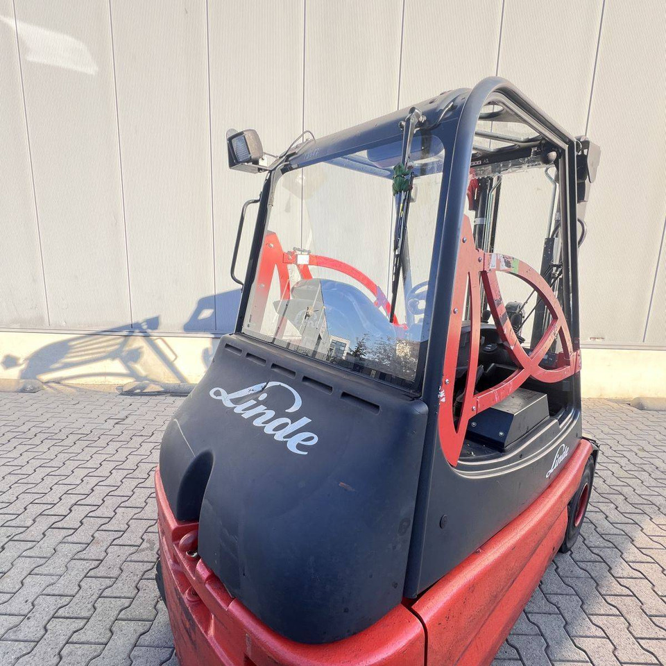 Linde E25S (336-03) - رافعة شوكية كهربائية: صورة 3 Linde E25S (336-03) - رافعة شوكية كهربائية: صورة 3