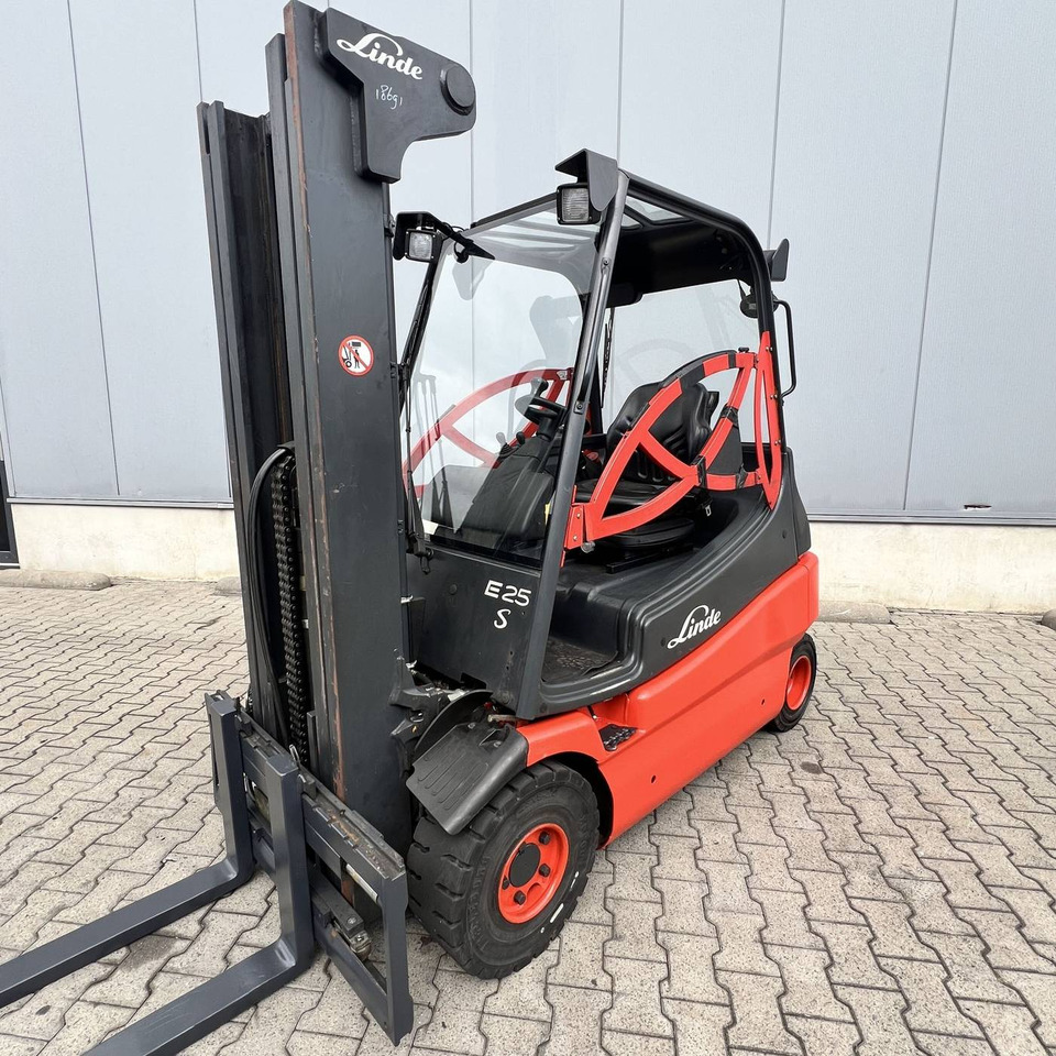 Linde E25S (336-03) - رافعة شوكية كهربائية: صورة 1 Linde E25S (336-03) - رافعة شوكية كهربائية: صورة 1
