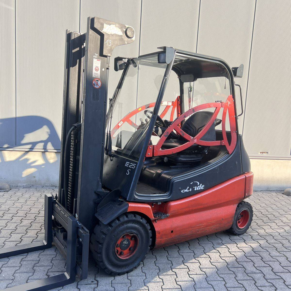 Linde E25S (336-03) - رافعة شوكية كهربائية: صورة 2 Linde E25S (336-03) - رافعة شوكية كهربائية: صورة 2