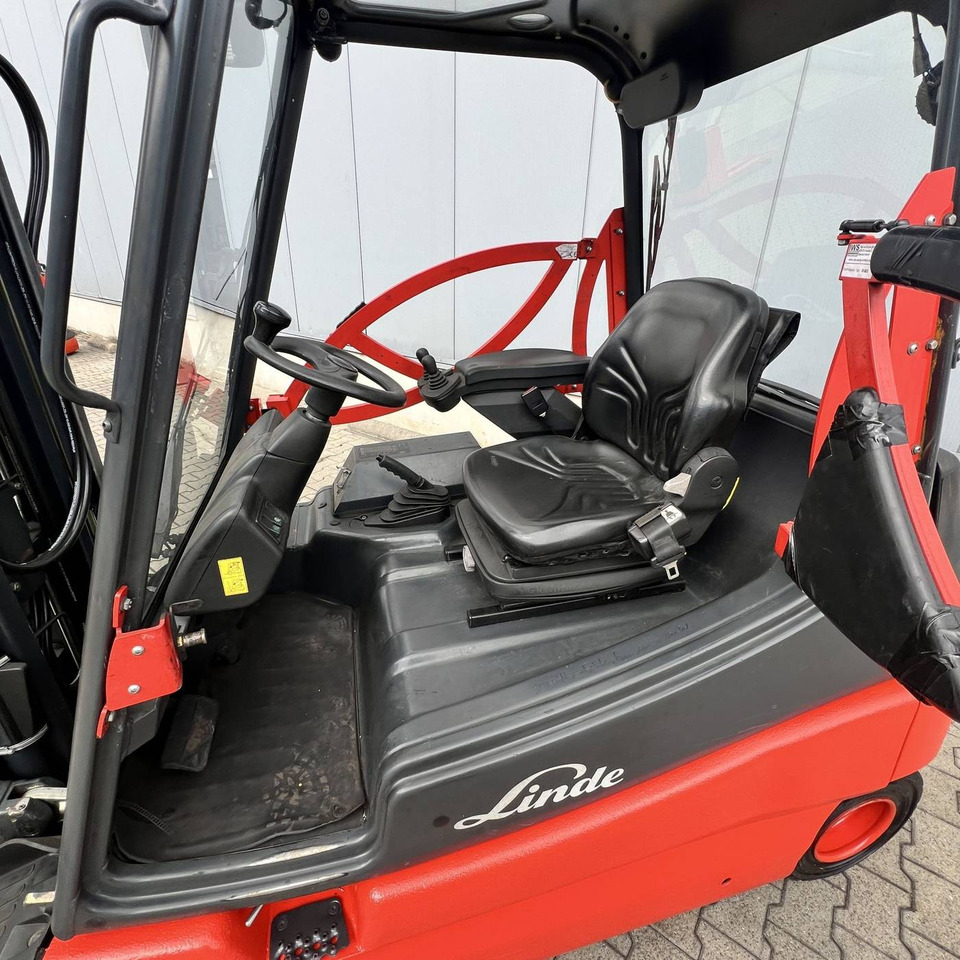 Linde E25S (336-03) - رافعة شوكية كهربائية: صورة 5 Linde E25S (336-03) - رافعة شوكية كهربائية: صورة 5