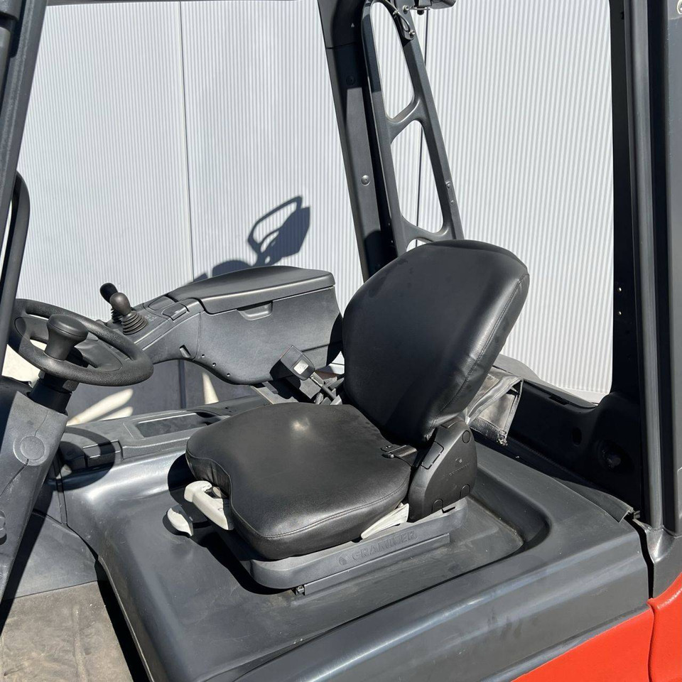 Linde E30 (387) - رافعة شوكية كهربائية: صورة 5 Linde E30 (387) - رافعة شوكية كهربائية: صورة 5