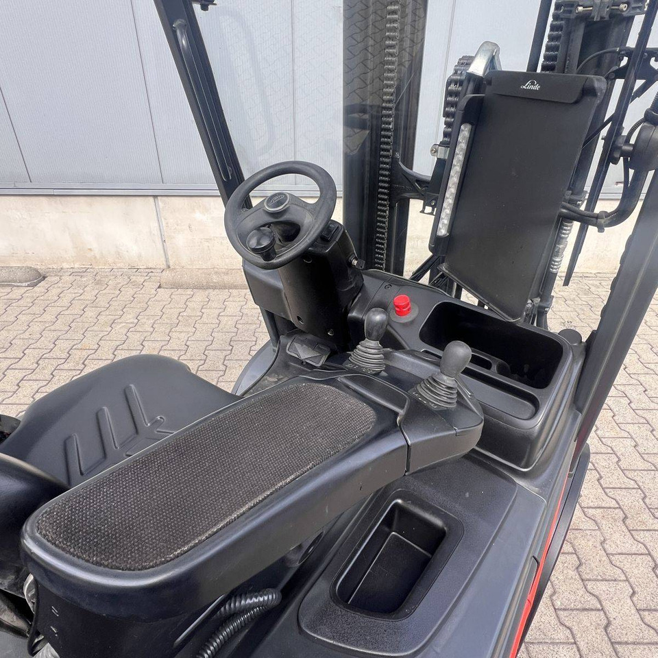 Linde E30 (387) - رافعة شوكية كهربائية: صورة 3 Linde E30 (387) - رافعة شوكية كهربائية: صورة 3