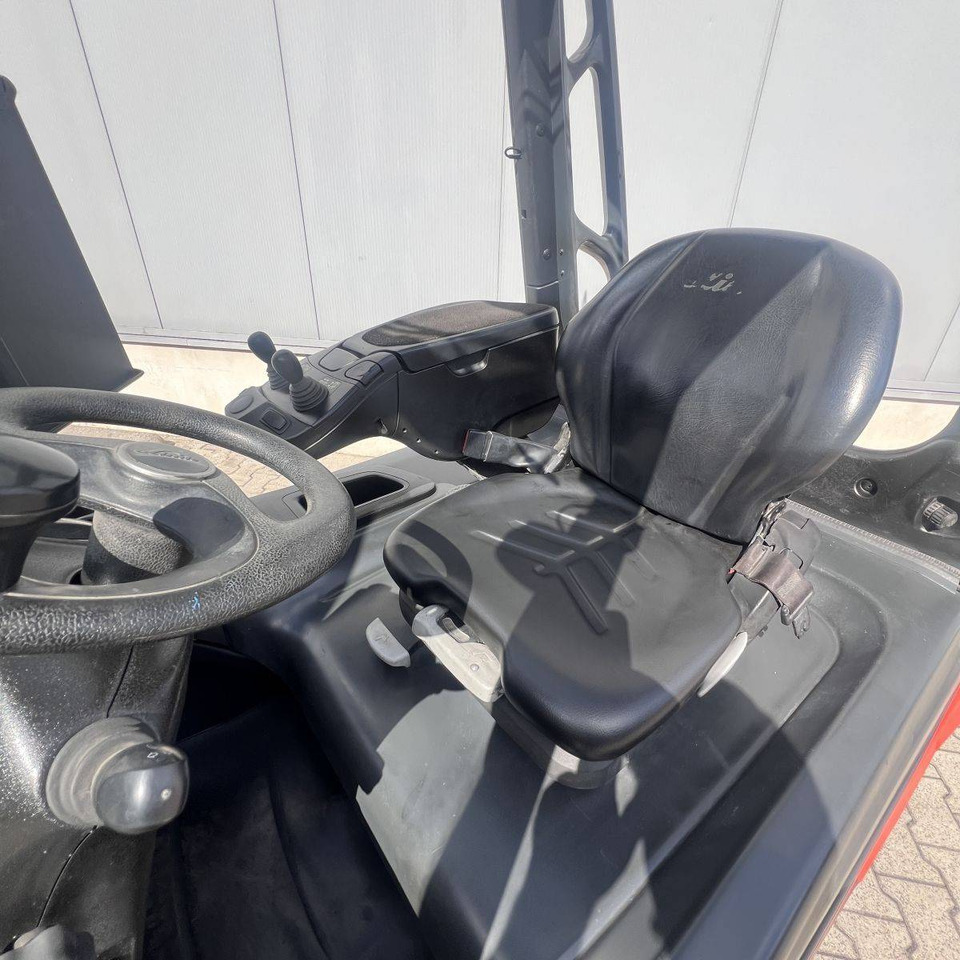 Linde E30 (387) - رافعة شوكية كهربائية: صورة 5 Linde E30 (387) - رافعة شوكية كهربائية: صورة 5
