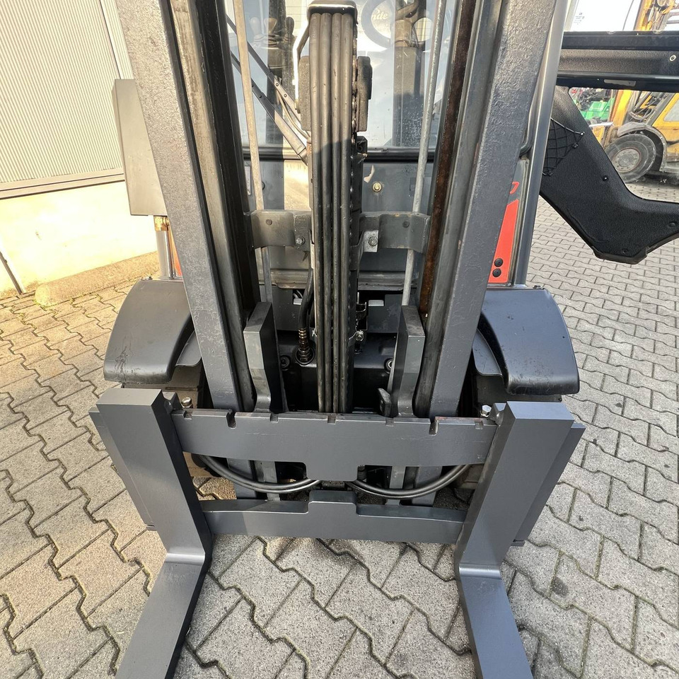 Linde H30D (393-02) EVO - رافعة شوكية ديزل: صورة 2 Linde H30D (393-02) EVO - رافعة شوكية ديزل: صورة 2