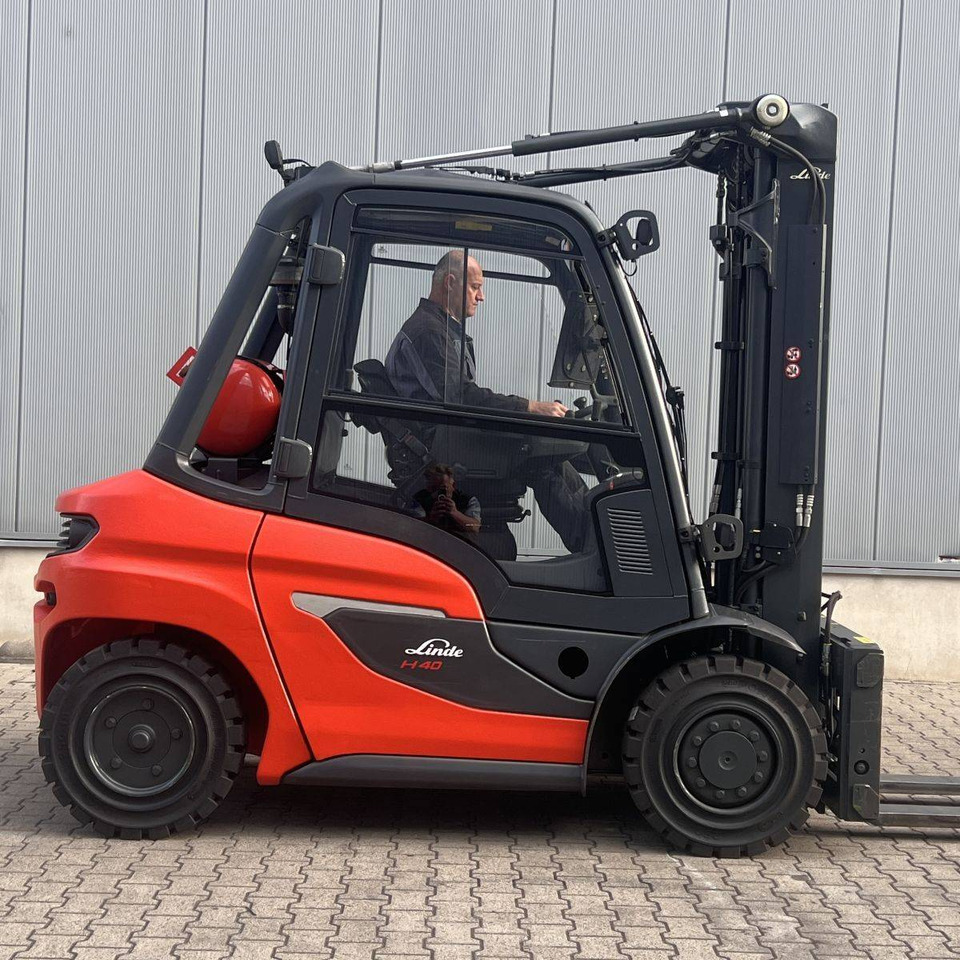 Linde H40/600T (1204) - رافعة شوكية تعمل بالغاز: صورة 4 Linde H40/600T (1204) - رافعة شوكية تعمل بالغاز: صورة 4
