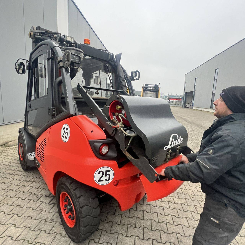 Linde H50T-02 (394) EVO - رافعة شوكية تعمل بالغاز: صورة 4 Linde H50T-02 (394) EVO - رافعة شوكية تعمل بالغاز: صورة 4