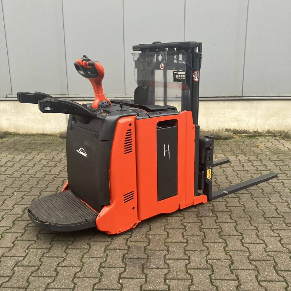 Linde L06AC-AP (1170) - آلة التكديس: صورة 1 Linde L06AC-AP (1170) - آلة التكديس: صورة 1