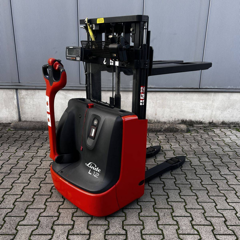 Linde L12 (1172) - آلة التكديس: صورة 1 Linde L12 (1172) - آلة التكديس: صورة 1