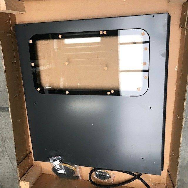 Roof panel for Komatsu - نافذة و قطع الغيار - معدات المناولة: صورة 1 Roof panel for Komatsu - نافذة و قطع الغيار - معدات المناولة: صورة 1