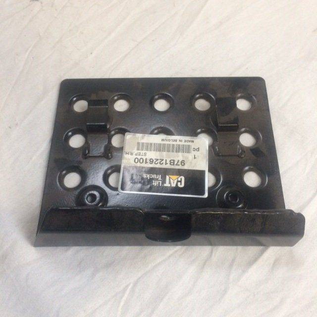 Step R.H. for Mitsubishi - قطع غيار - معدات المناولة: صورة 3 Step R.H. for Mitsubishi - قطع غيار - معدات المناولة: صورة 3