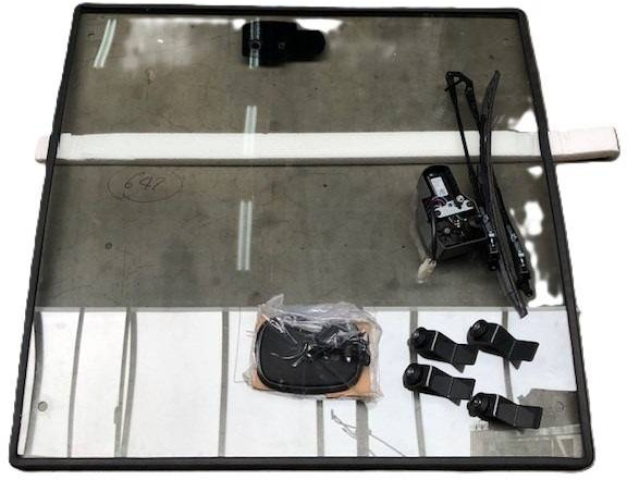 Window Front for Caterpillar - نافذة و قطع الغيار - معدات المناولة: صورة 1 Window Front for Caterpillar - نافذة و قطع الغيار - معدات المناولة: صورة 1