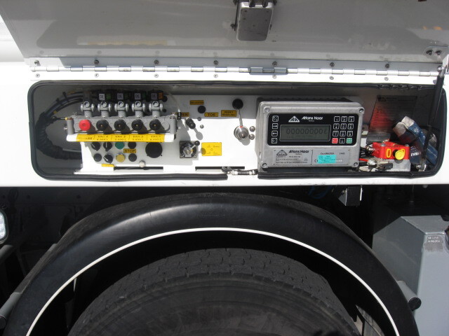 DAF FAN CF85 - شاحنة صهريج: صورة 1 DAF FAN CF85 - شاحنة صهريج: صورة 1